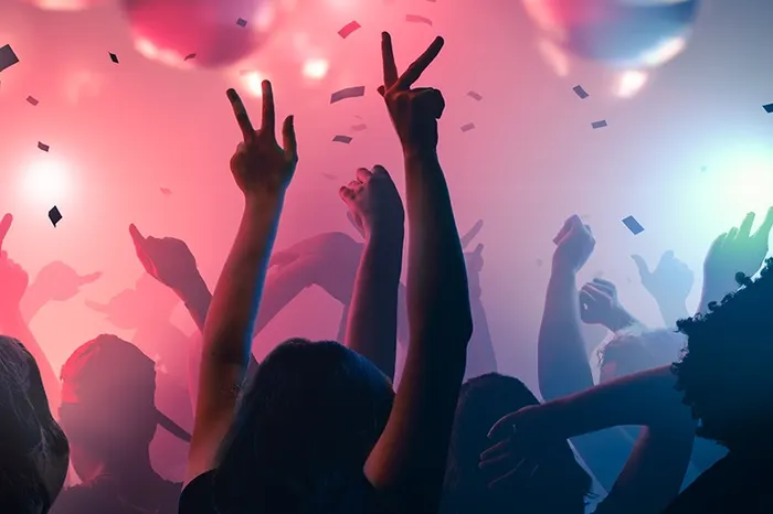 Fest, musik og dans til personalearrangement i Danmark.